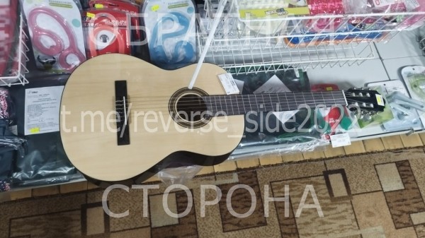 В Березе мужчина украл гитару в магазине. Как он это сделал? В Березе мужчина украл гитару в магазине. Как он это сделал?