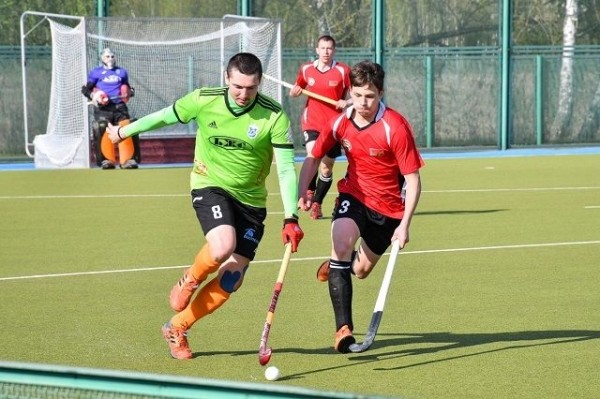 «Строитель» из Бреста впервые проиграл, но остается лидером чемпионата Беларуси по хоккею на траве «Строитель» из Бреста впервые проиграл, но остается лидером чемпионата Беларуси по хоккею на траве