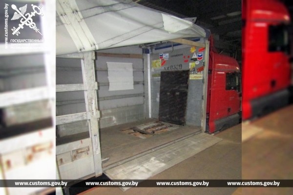Россиянин пытался ввезти в Беларусь 154 кг гашиша – не вышло Россиянин пытался ввезти в Беларусь 154 кг гашиша – не вышло