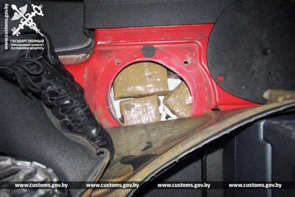 Россиянин пытался ввезти в Беларусь 154 кг гашиша – не вышло Россиянин пытался ввезти в Беларусь 154 кг гашиша – не вышло