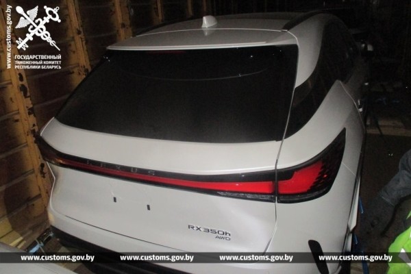 В ж/д вагоне, который должен был быть пустым, нашли автомобили на 500 тысяч долларов В ж/д вагоне, который должен был быть пустым, нашли автомобили на 500 тысяч долларов