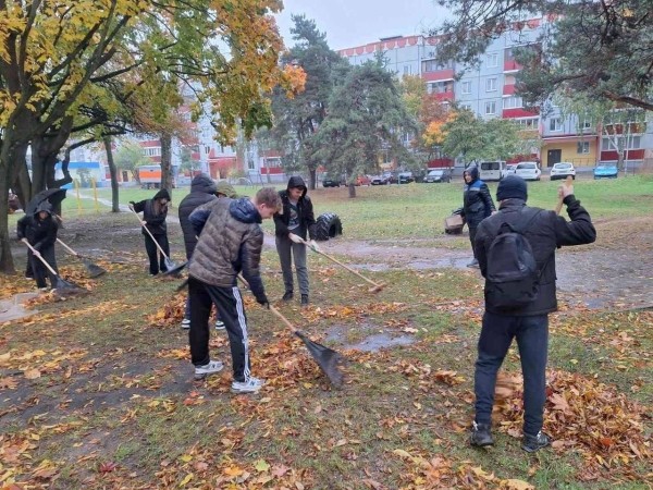 Участники «Марафона чистоты» навели порядок на Дубровке в Бресте Участники «Марафона чистоты» навели порядок на Дубровке в Бресте