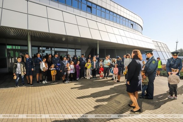 Для посещения нужен пропуск. Дети сотрудников Брестской таможни побывали на работе у своих родителей Для посещения нужен пропуск. Дети сотрудников Брестской таможни побывали на работе у своих родителей