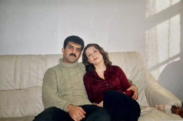 Семья белоруски и иранца: восемь дочерей и платья на каждую годовщину свадьбы Семья белоруски и иранца: восемь дочерей и платья на каждую годовщину свадьбы