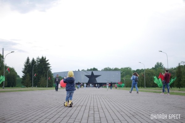 Многодетные семьи до 21 октября смогут посещать музеи Брестской крепости бесплатно Многодетные семьи до 21 октября смогут посещать музеи Брестской крепости бесплатно