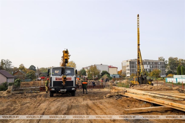 В Жабинке движение транспорта по реконструируемому мосту на улице Ленина планируют открыть до конца текущего года В Жабинке движение транспорта по реконструируемому мосту на улице Ленина планируют открыть до конца текущего года