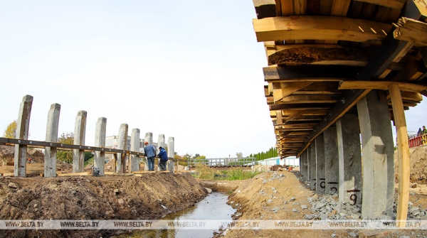 В Жабинке движение транспорта по реконструируемому мосту на улице Ленина планируют открыть до конца текущего года В Жабинке движение транспорта по реконструируемому мосту на улице Ленина планируют открыть до конца текущего года
