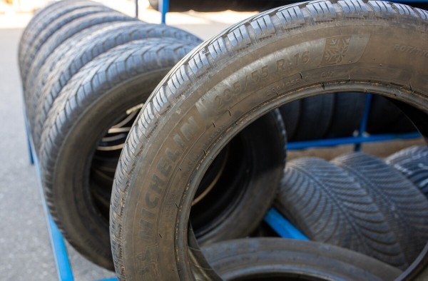 «В Германии они стоят 5 евро». Откровенный разговор с продавцом бэушных шин