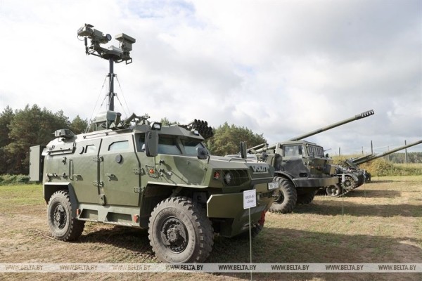 Лукашенко осмотрел укрепрайон в Брестской области Лукашенко осмотрел укрепрайон в Брестской области