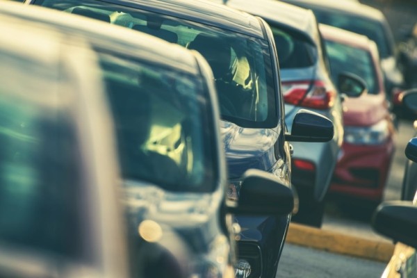 Устал ремонтировать машину у дилера и пошел в суд – какое решение принято Устал ремонтировать машину у дилера и пошел в суд – какое решение принято