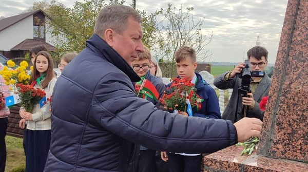 Память расстрелянных фашистами 73 мирных жителей почтили в Жабинковском районе Память расстрелянных фашистами 73 мирных жителей почтили в Жабинковском районе