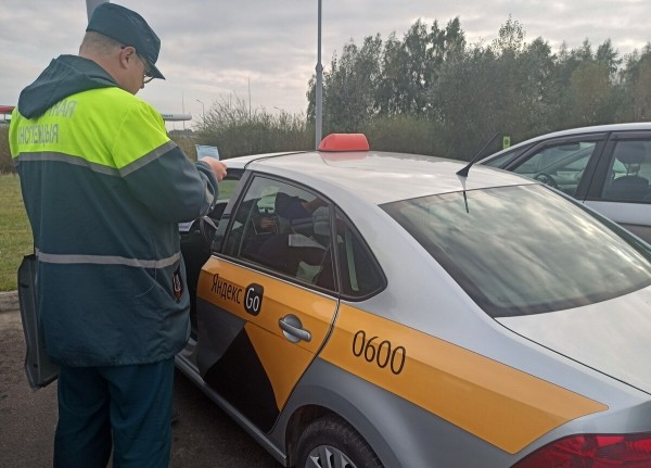 «Пробивал я, честное слово, пробивал!» Как Транспортная инспекция вычисляет таксистов-нелегалов в Бресте «Пробивал я, честное слово, пробивал!» Как Транспортная инспекция вычисляет таксистов-нелегалов в Бресте