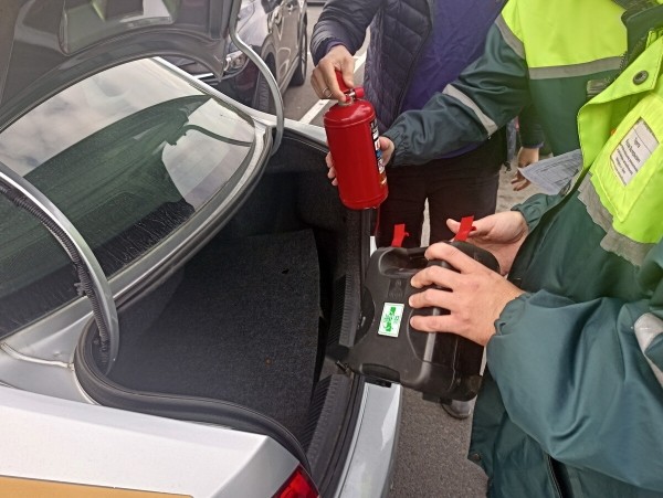 «Пробивал я, честное слово, пробивал!» Как Транспортная инспекция вычисляет таксистов-нелегалов в Бресте «Пробивал я, честное слово, пробивал!» Как Транспортная инспекция вычисляет таксистов-нелегалов в Бресте