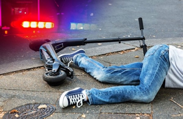 Девушка из Брестской области ехала на электросамокате и сбила пешехода — теперь ее ждет суд Девушка из Брестской области ехала на электросамокате и сбила пешехода — теперь ее ждет суд