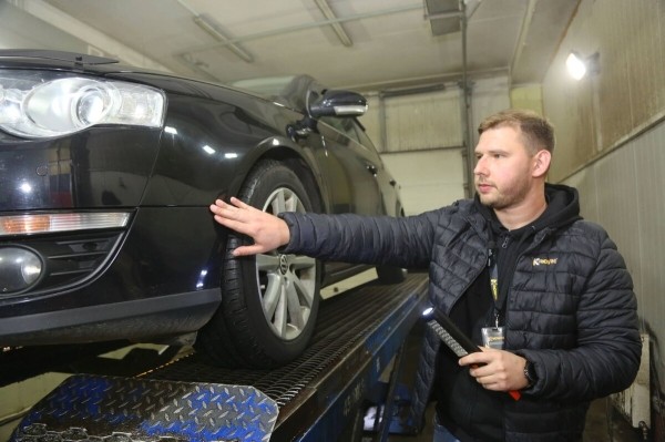 Белорус купил бензиновый VW Passat (B6) за $6 800. Проверили, стоил ли он своих денег Белорус купил бензиновый VW Passat (B6) за $6 800. Проверили, стоил ли он своих денег