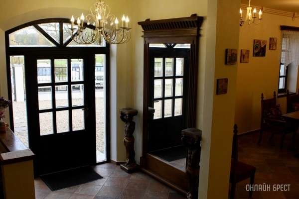 Запланируйте семейный отдых на антуражной вилле с бассейном и рестораном недалеко от Бреста. Аренда номеров, празднование торжеств в Villa Boutique Hotel Запланируйте семейный отдых на антуражной вилле с бассейном и рестораном недалеко от Бреста. Аренда номеров, празднование торжеств в Villa Boutique Hotel