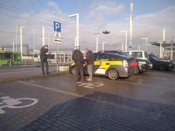 В Бресте проверяют автомобили такси В Бресте проверяют автомобили такси
