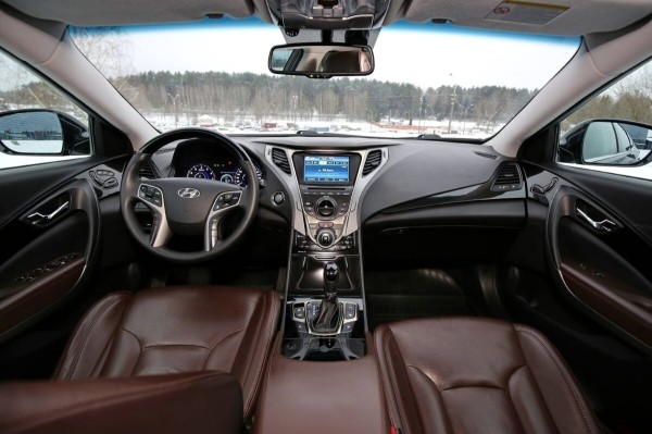 «Отъездил десять лет и ни на секунду не пожалел!». Белорус о владении корейским бизнес-седаном Hyundai Grandeur «Отъездил десять лет и ни на секунду не пожалел!». Белорус о владении корейским бизнес-седаном Hyundai Grandeur