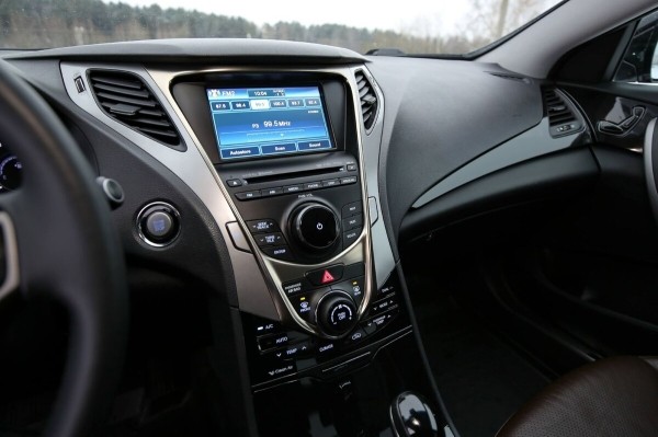 «Отъездил десять лет и ни на секунду не пожалел!». Белорус о владении корейским бизнес-седаном Hyundai Grandeur «Отъездил десять лет и ни на секунду не пожалел!». Белорус о владении корейским бизнес-седаном Hyundai Grandeur