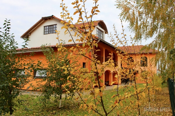 Запланируйте семейный отдых на антуражной вилле с бассейном и рестораном недалеко от Бреста. Аренда номеров, празднование торжеств в Villa Boutique Hotel Запланируйте семейный отдых на антуражной вилле с бассейном и рестораном недалеко от Бреста. Аренда номеров, празднование торжеств в Villa Boutique Hotel