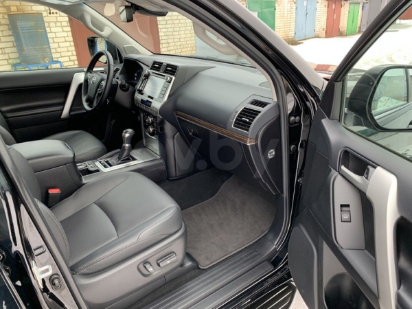 В Барановичах продается машина по цене дома: что в ней особенного В Барановичах продается машина по цене дома: что в ней особенного