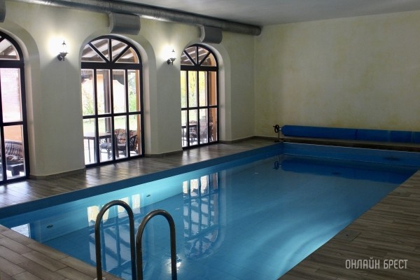 Запланируйте семейный отдых на антуражной вилле с бассейном и рестораном недалеко от Бреста. Аренда номеров, празднование торжеств в Villa Boutique Hotel Запланируйте семейный отдых на антуражной вилле с бассейном и рестораном недалеко от Бреста. Аренда номеров, празднование торжеств в Villa Boutique Hotel