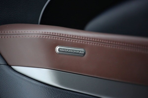 «Отъездил десять лет и ни на секунду не пожалел!». Белорус о владении корейским бизнес-седаном Hyundai Grandeur «Отъездил десять лет и ни на секунду не пожалел!». Белорус о владении корейским бизнес-седаном Hyundai Grandeur