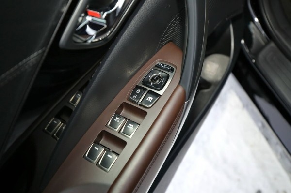 «Отъездил десять лет и ни на секунду не пожалел!». Белорус о владении корейским бизнес-седаном Hyundai Grandeur «Отъездил десять лет и ни на секунду не пожалел!». Белорус о владении корейским бизнес-седаном Hyundai Grandeur