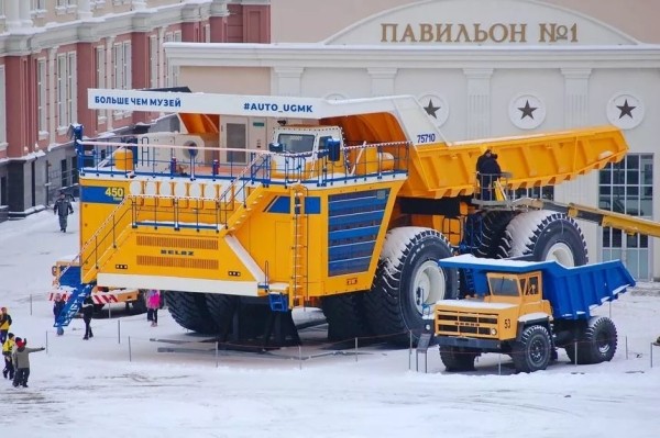 Самый большой БЕЛАЗ теперь «зажигает» в самом большом музее