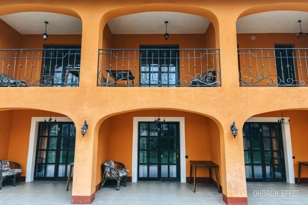 Запланируйте семейный отдых на антуражной вилле с бассейном и рестораном недалеко от Бреста. Аренда номеров, празднование торжеств в Villa Boutique Hotel Запланируйте семейный отдых на антуражной вилле с бассейном и рестораном недалеко от Бреста. Аренда номеров, празднование торжеств в Villa Boutique Hotel