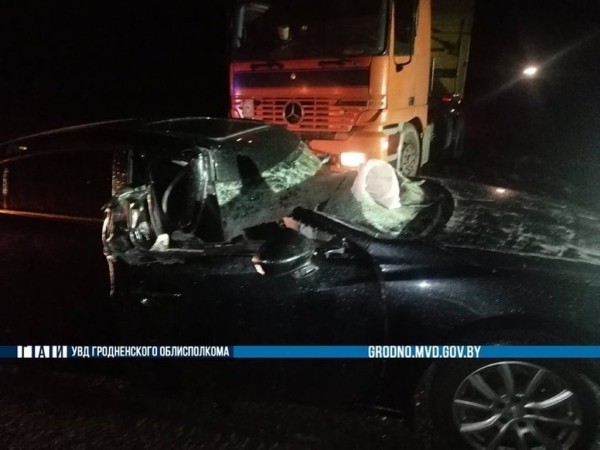 Буксировочный трос в сумерках прошил Mazda. Слова водителя Буксировочный трос в сумерках прошил Mazda. Слова водителя