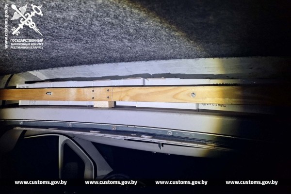 В Беларусь хотели контрабандой ввезти почти 400 кг итальянского сыра пармезан В Беларусь хотели контрабандой ввезти почти 400 кг итальянского сыра пармезан