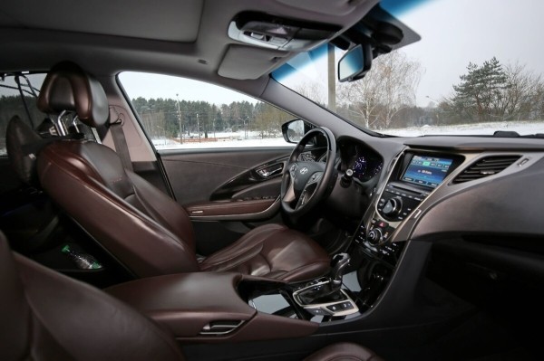 «Отъездил десять лет и ни на секунду не пожалел!». Белорус о владении корейским бизнес-седаном Hyundai Grandeur «Отъездил десять лет и ни на секунду не пожалел!». Белорус о владении корейским бизнес-седаном Hyundai Grandeur