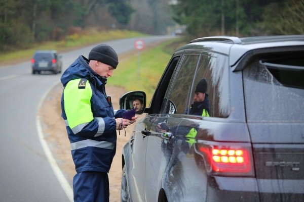 С декабря машины на «всесезонке» техосмотр не пройдут! Что еще нужно учесть перед посещением станции диагностики?