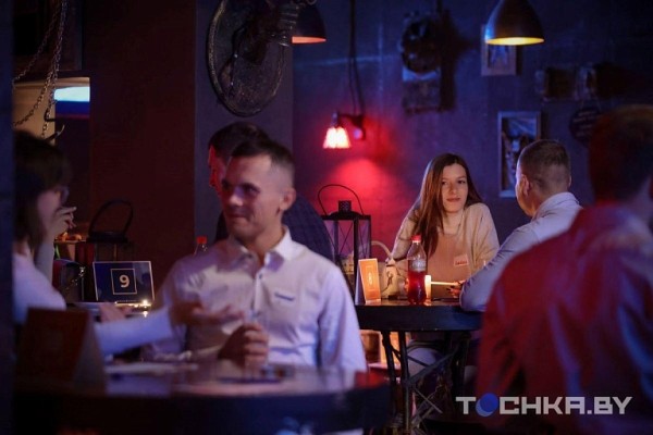 Жениться нельзя быть одиноким: как Минск привыкает к быстрым свиданиям