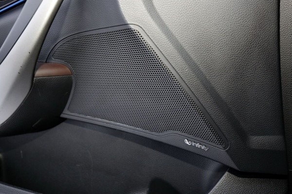 «Отъездил десять лет и ни на секунду не пожалел!». Белорус о владении корейским бизнес-седаном Hyundai Grandeur «Отъездил десять лет и ни на секунду не пожалел!». Белорус о владении корейским бизнес-седаном Hyundai Grandeur