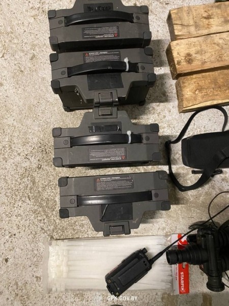 Оператора беспилотника пограничники нашли у границы с помощью служебной собаки Оператора беспилотника пограничники нашли у границы с помощью служебной собаки