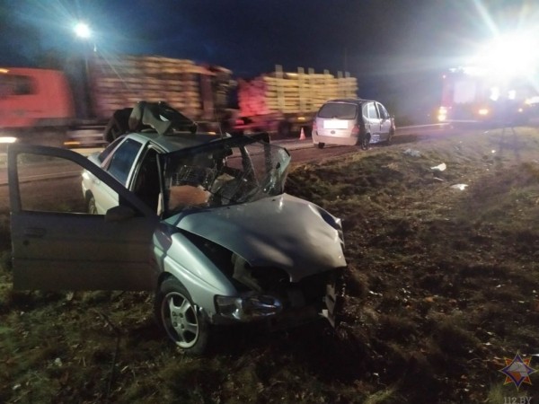 Работники МЧС спасли женщину при ДТП в Пружанах Работники МЧС спасли женщину при ДТП в Пружанах