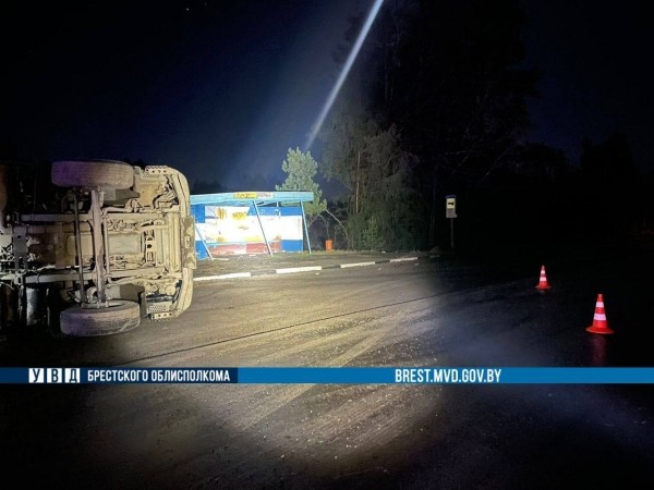 Погибла женщина. Страшное ДТП с участием лесовоза произошло в Ганцевичском районе