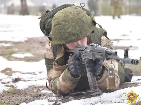 На полигоне Брестский проводятся занятия по огневой, тактической, инженерной и медицинской подготовке На полигоне Брестский проводятся занятия по огневой, тактической, инженерной и медицинской подготовке
