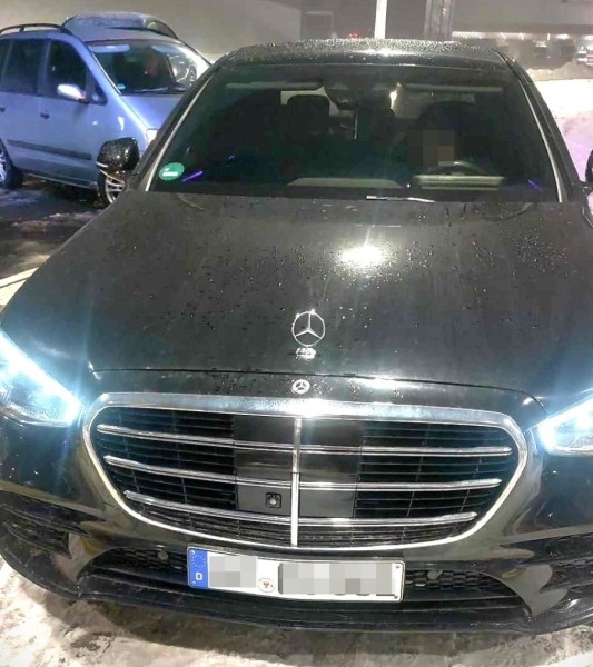 В Беларусь везли премиальный Mercedes, который уже месяц искала полиция Германии