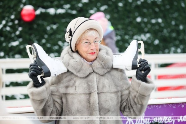 Пестрые, сияющие и манящие. Предновогодние ярмарки открылись в Бресте Пестрые, сияющие и манящие. Предновогодние ярмарки открылись в Бресте