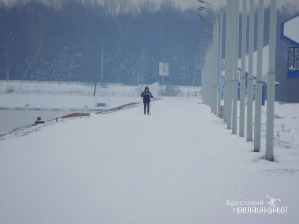 Сколько стоит прокат лыж на Гребном в Бресте? Рассказываем