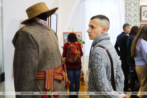 Самобытную культуру Пинско-Ивацевичского региона представили в Художественном музее Бреста Самобытную культуру Пинско-Ивацевичского региона представили в Художественном музее Бреста