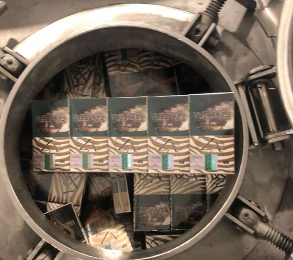 Таможня Литвы нашла в бензовозе белорусские сигареты на €2 млн