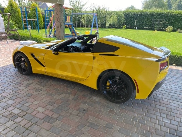 Больше 6 литров под капотом. Сколько просят в Беларуси за легендарный Chevrolet Corvette?