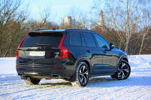 «ТО у дилера со всеми расходниками — 1 200 рублей». Белорус о владении 400-сильным гибридом Volvo XC90 «ТО у дилера со всеми расходниками — 1 200 рублей». Белорус о владении 400-сильным гибридом Volvo XC90