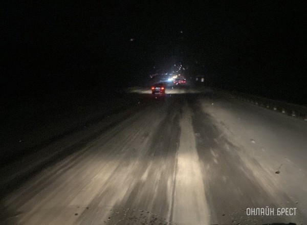 Ночью на Брестчине ожидается ледяной дождь. Что важно знать водителям Ночью на Брестчине ожидается ледяной дождь. Что важно знать водителям