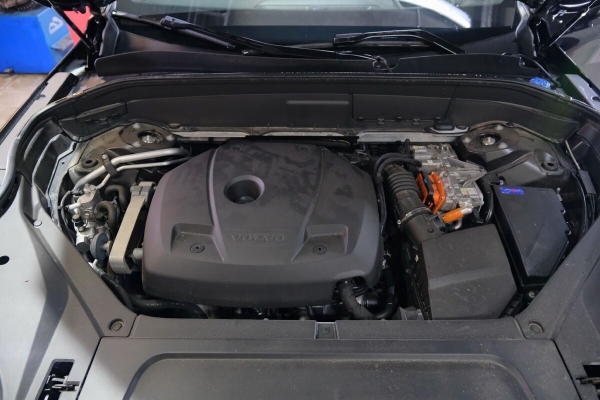 «ТО у дилера со всеми расходниками — 1 200 рублей». Белорус о владении 400-сильным гибридом Volvo XC90 «ТО у дилера со всеми расходниками — 1 200 рублей». Белорус о владении 400-сильным гибридом Volvo XC90