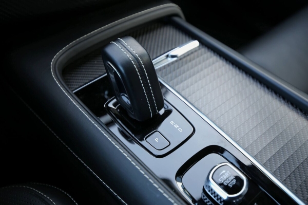 «ТО у дилера со всеми расходниками — 1 200 рублей». Белорус о владении 400-сильным гибридом Volvo XC90 «ТО у дилера со всеми расходниками — 1 200 рублей». Белорус о владении 400-сильным гибридом Volvo XC90